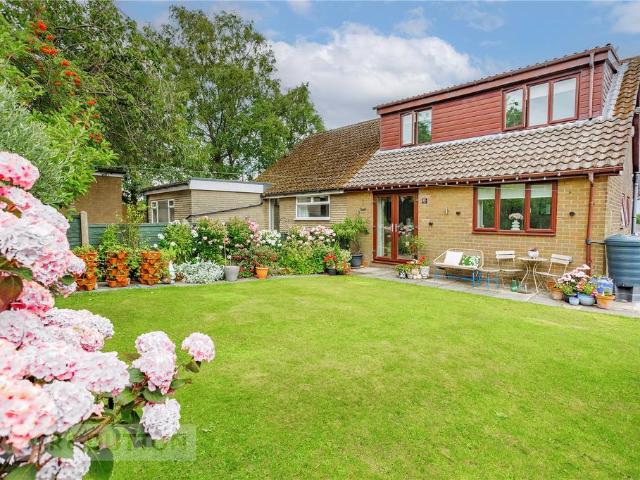 Bungalow for sale in Saddleworth, Pendock