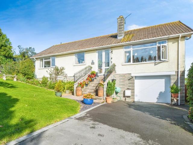 Bungalow for sale in Worle, Weston-super-mare