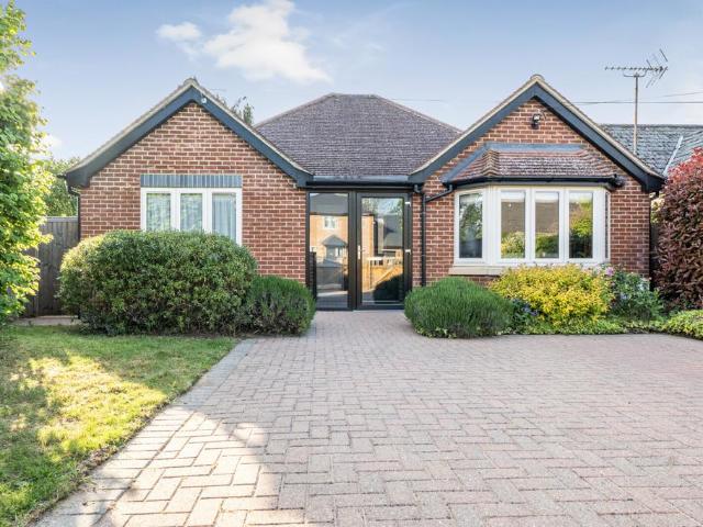 Bungalow for sale in Berrick Salome, Oxfordshire