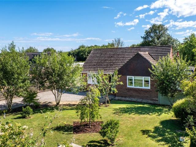 Bungalow for sale in Midway, Kent