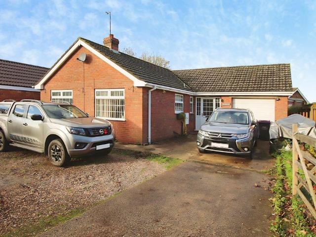 Bungalow for sale in Utterby, East Lindsey