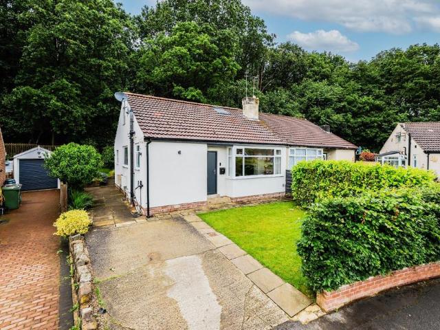 Bungalow for sale in Farsley, West Yorkshire