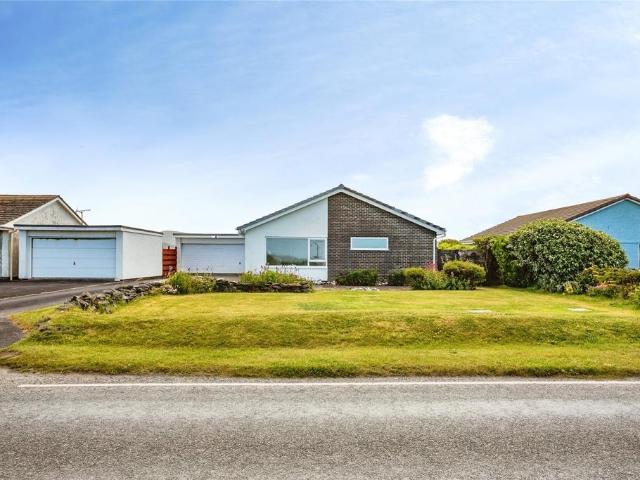 Bungalow for sale in Dol-y-bont, Wales