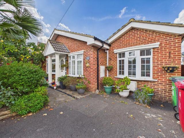 Bungalow for sale in Langley, Slough