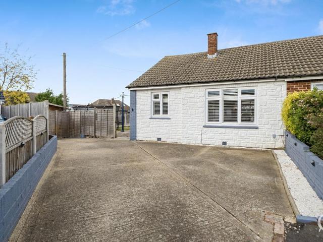 Bungalow for sale in Chalkwell, Oad Street