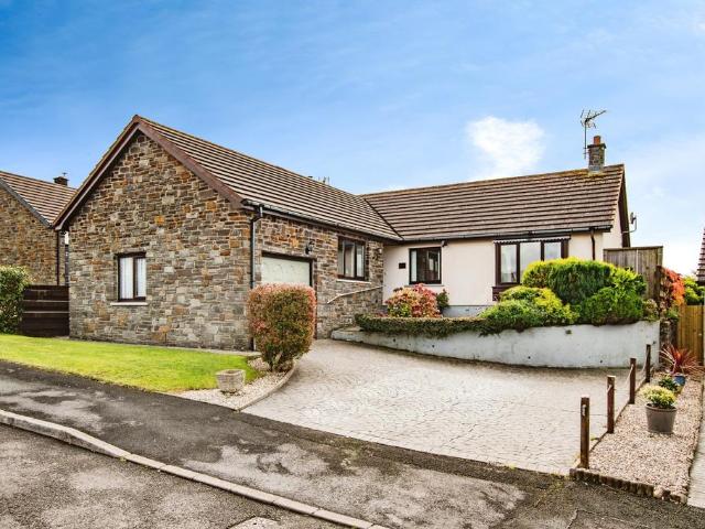 Bungalow for sale in Amroth, Wales