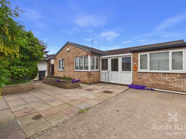 Bungalow for sale in Kinmel Bay, Wales