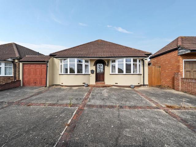 Bungalow for sale in Upper Belvedere, Greater London