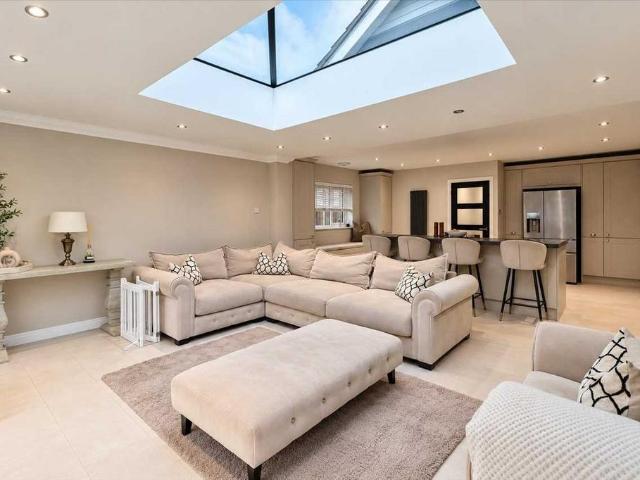 Bungalow for sale in Little Clacton, Tendring