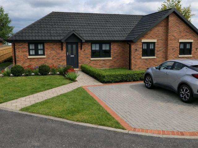 Bungalow for sale in Thorpe Latimer, North Kesteven
