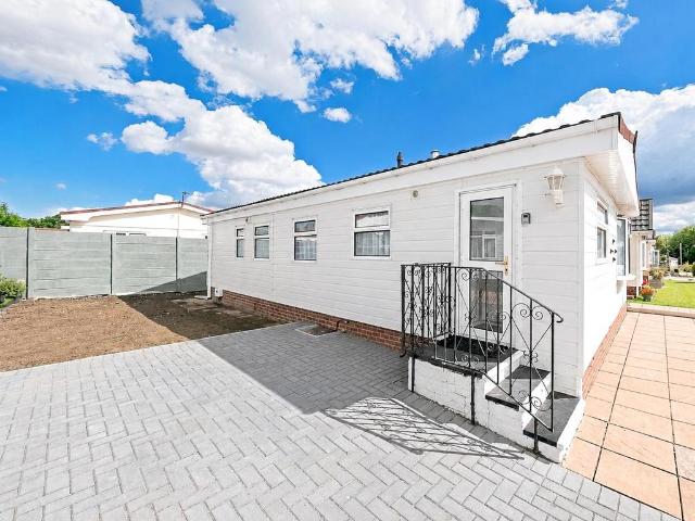 Bungalow for sale in Broad Oak, The Bridge