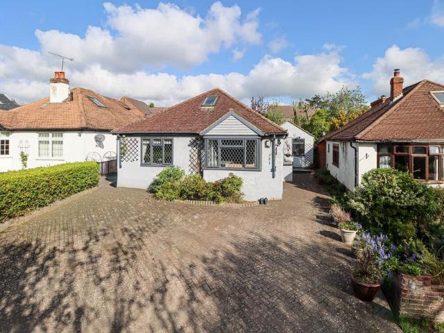 Bungalow for sale in Five Acres, Hertfordshire