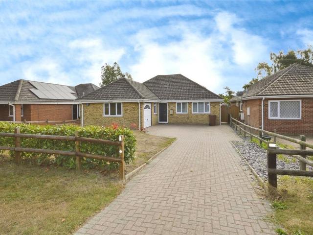 Bungalow for sale in Allhallows