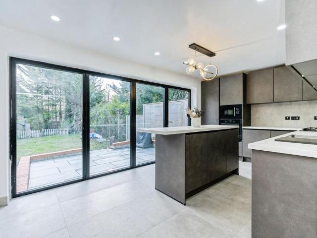 Bungalow for sale in Leagrave, Luton