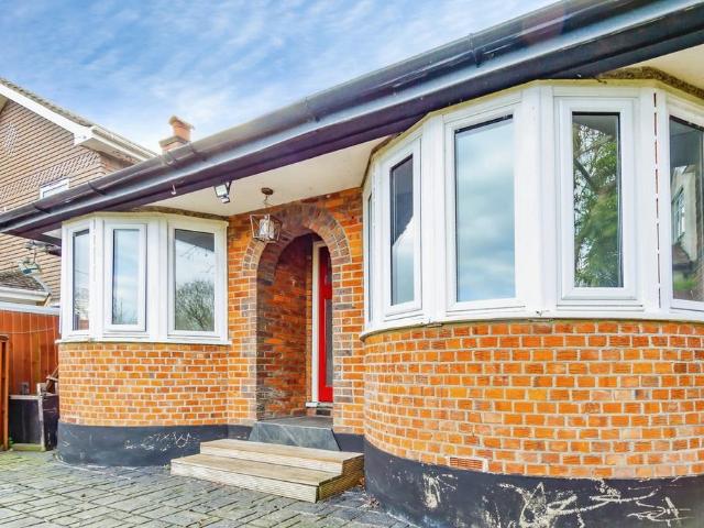 Bungalow for sale in Hillview, Surrey