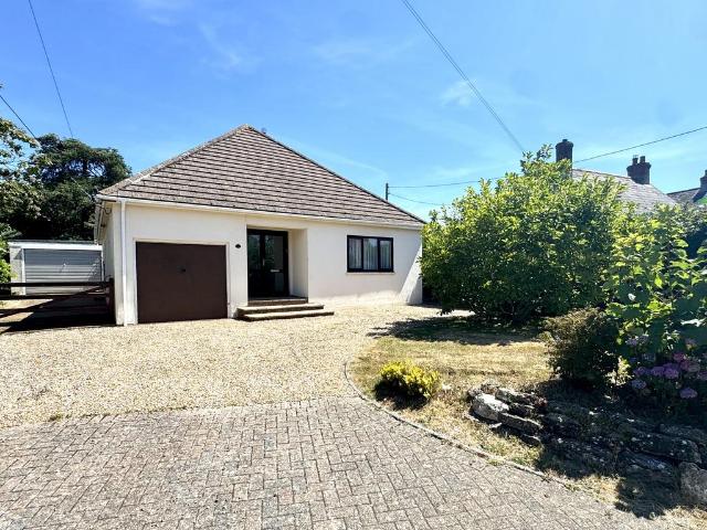 Bungalow for sale in Northwood, Isle Of Wight