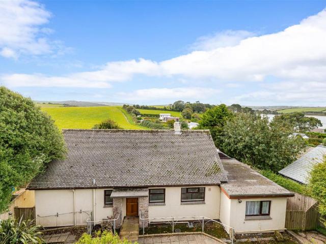 Bungalow for sale in Strode, Devon