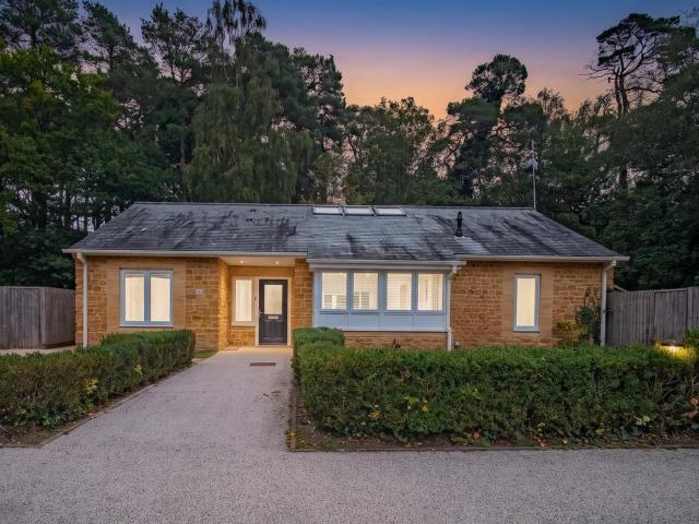 Bungalow for sale in Holmebridge, East Stoke