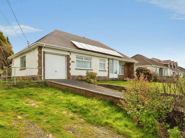 Bungalow for sale in Pont-henri, Wales