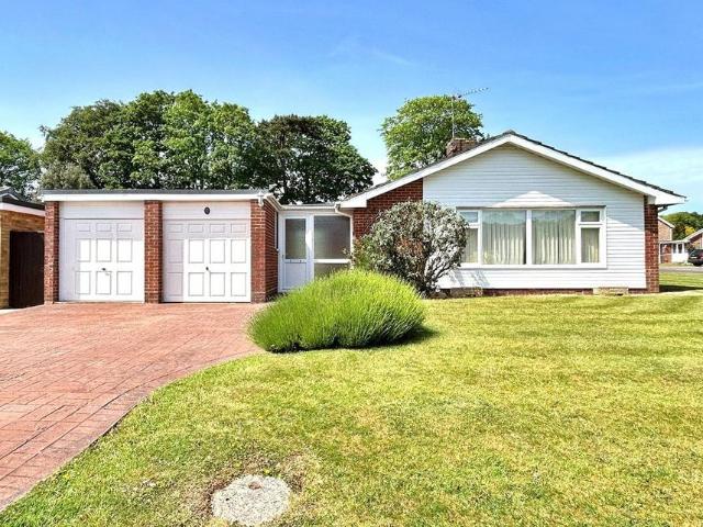 Bungalow for sale in Highcliffe