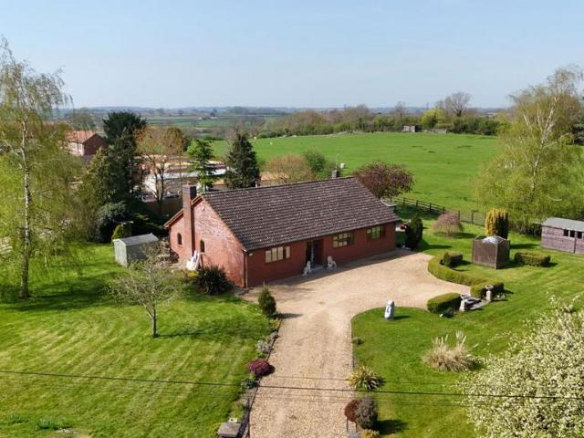 Bungalow for sale in New Bilton, Warwickshire