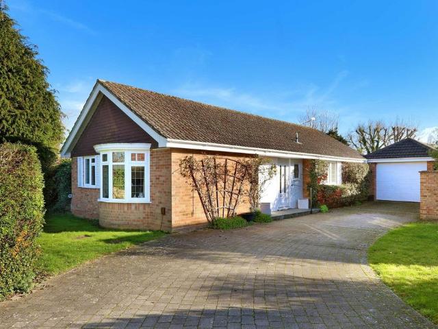 Bungalow for sale in St Marks, Maidenhead