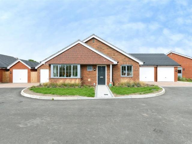 Bungalow for sale in Alderholt, Olderholt