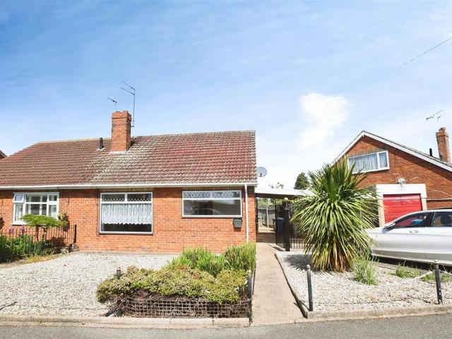 Bungalow for sale in Kingswood, Hull