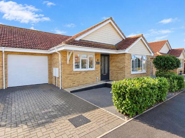 Bungalow for sale in Little Clacton, Tendring