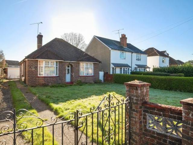 Bungalow for sale in West End, Heol-las