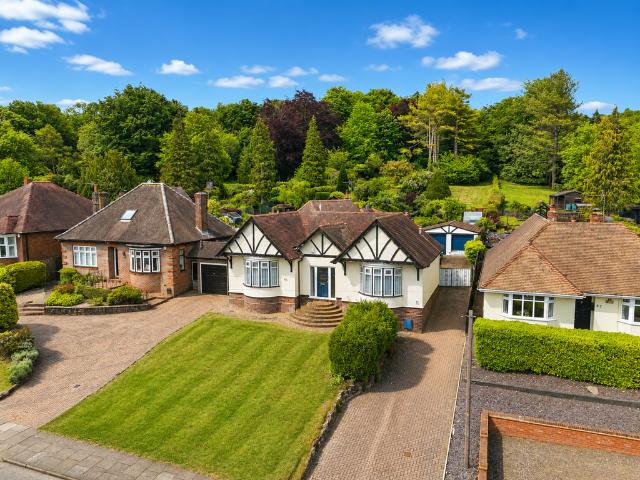 Bungalow for sale in Dunstable, Bedfordshire