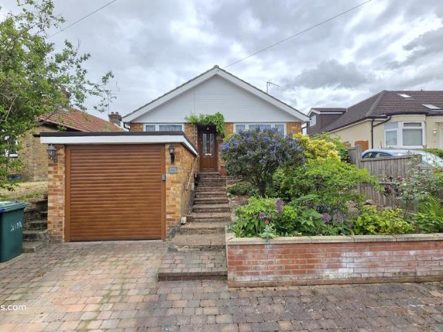 Bungalow for sale in East Barnet, Greater London