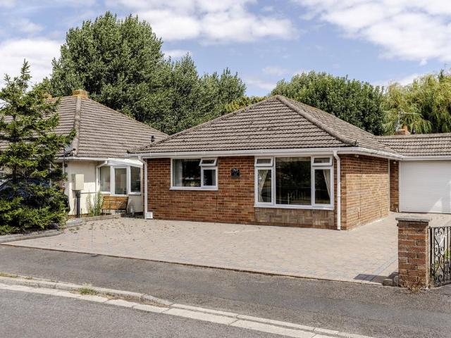 Bungalow for sale in Worle, Weston-super-mare