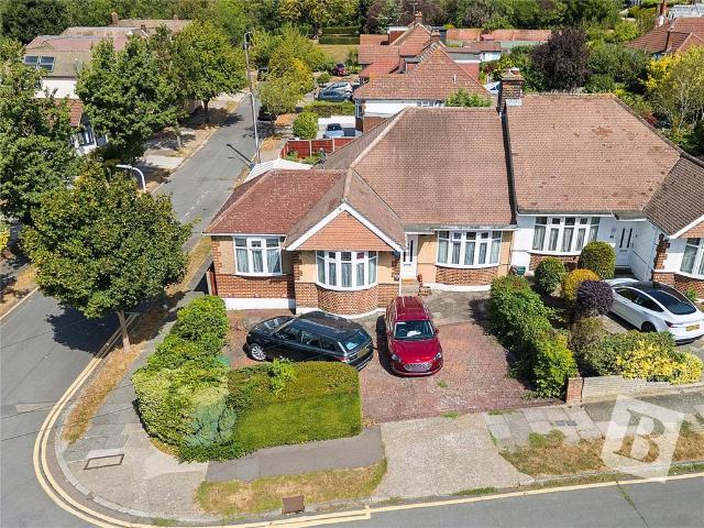 Bungalow for sale in Upminster, Greater London