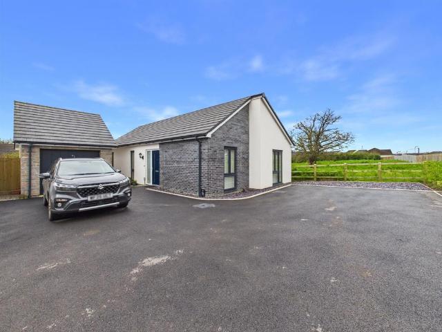 Bungalow for sale in Brandis Corner, Devon