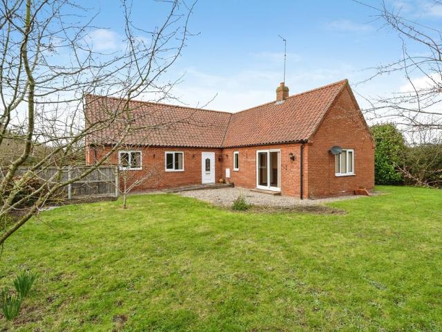 Bungalow for sale in Roughton, Comers