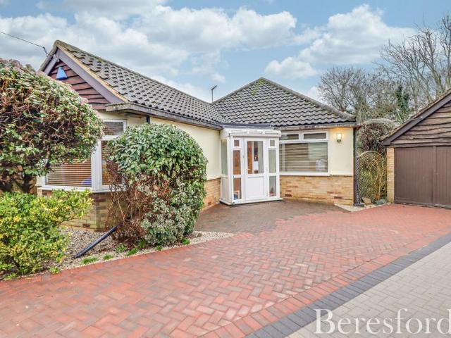 Bungalow for sale in Pilgrims' Hatch, Navestock Side
