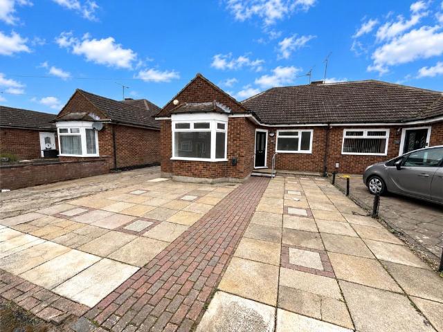 Bungalow for sale in Sundon Park, Luton