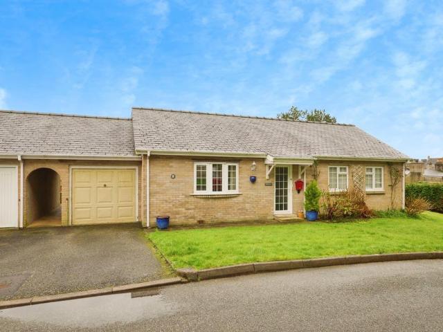 Bungalow for sale in Pwllheli