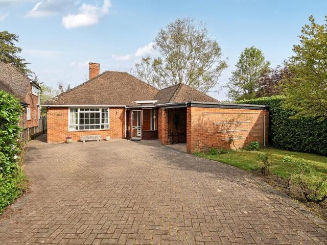 Bungalow for sale in Emmbrook, Wokingham