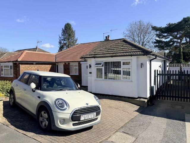 Bungalow for sale in Fretherne, Hertfordshire
