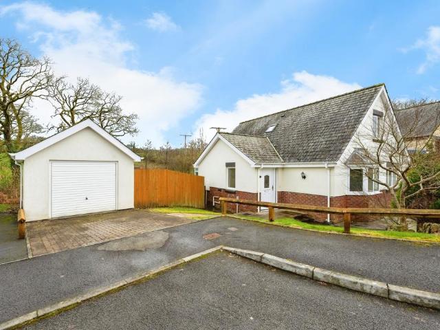 Bungalow for sale in Gorslas, Wales