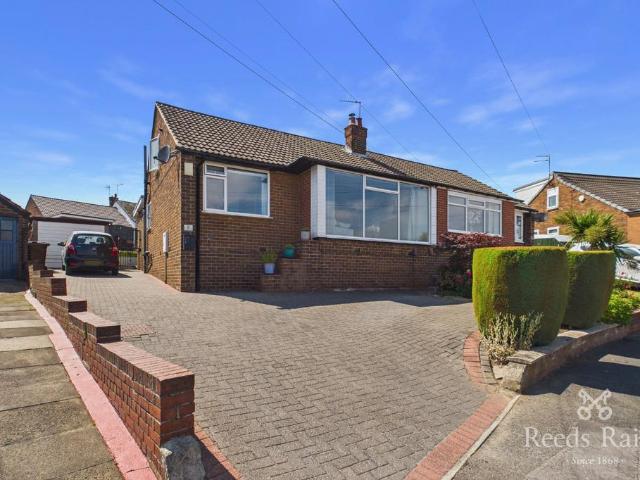 Bungalow for sale in Churwell, West Yorkshire