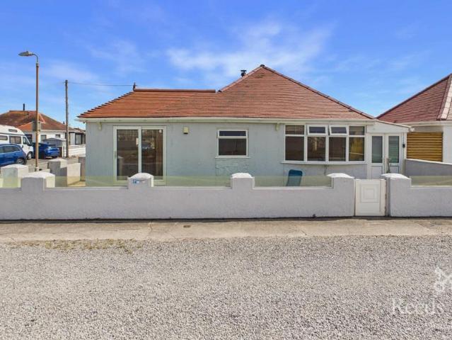 Bungalow for sale in Kinmel Bay, Wales