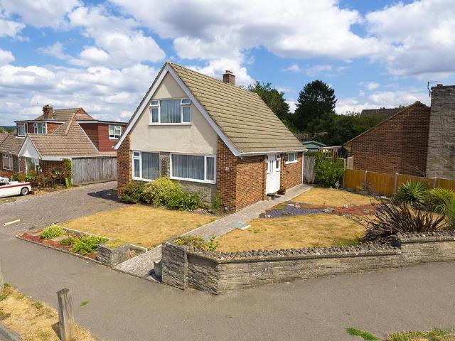 Bungalow for sale in Allington, Midway