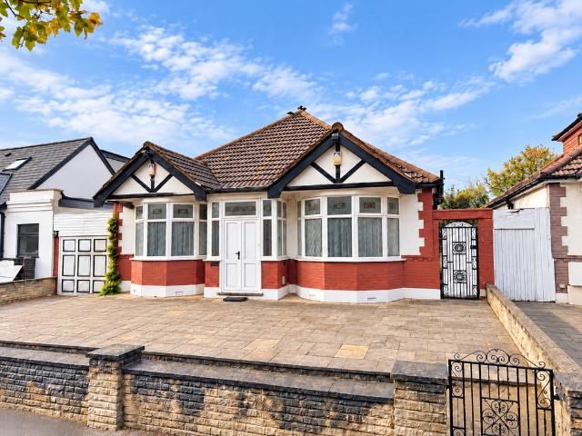 Bungalow for sale in London Borough of Redbridge, Greater London