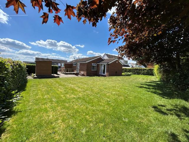 Bungalow for sale in Halifax, Claremount