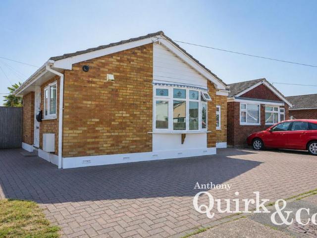 Bungalow for sale in Leigh Beck, Essex