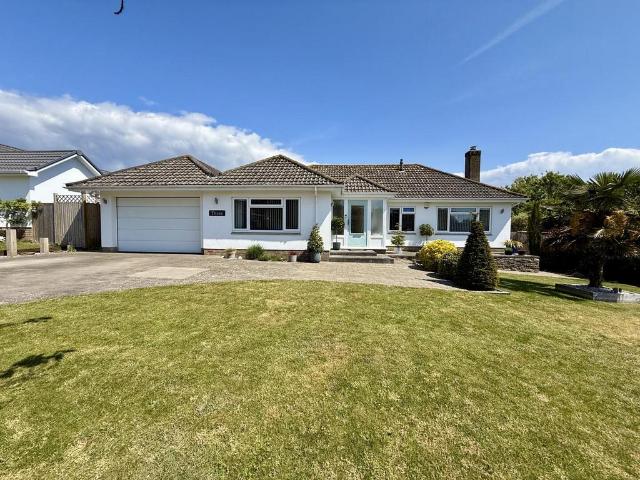 Bungalow for sale in Highcliffe
