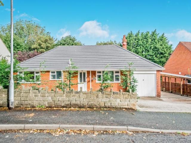 Bungalow for sale in Firthcliffe, West Yorkshire